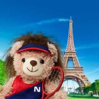 lwzhng's profile picture. Literary critic, tennis, single-player PC gaming. Old account @liwzhng still visible but no longer accessible.