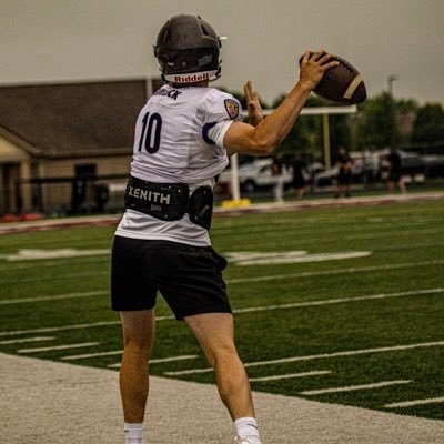 Joliet Catholic ‘26 | SS/RHP | QB | 5’10-180 | 4.3 GPA | 815-474-7837 | lsimulick21@gmail.com | https://t.co/tWUd9teShG