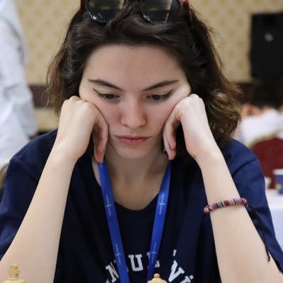 national chess player from Turkey, WFM♟🏆 Kabataş Erkek Lisesi'21 • TDU👩🏻‍💻👩🏻‍🔧👩🏻‍🎨
