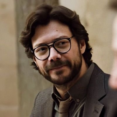 informaticien, spécialiste de système d'information décisionnel,Observateurs de la vie politique, programmeur, analystes des données, footballeur