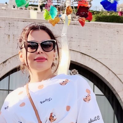 یه مهندسی که به خاطر حضور پیانو و تنیس تو زندگیش با شغلش کنار اومده🥺 بالاخره یه روز وجود یونیکورن ها رو بهتون ثابت میکنم 🦄🌱