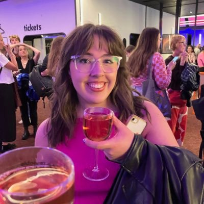 soundslikejade's profile picture. Senior Podcast Producer 💿👩🏻‍🎤