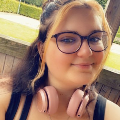 dv_weiss's profile picture. ⏩26 Jahre jung ♏👸 |🌍#Germany 🇩🇪| #BTS 🧈 | #StrayKids Felix💘 | bei Wailam Twitch Mod 😊 | PB by @maelibun