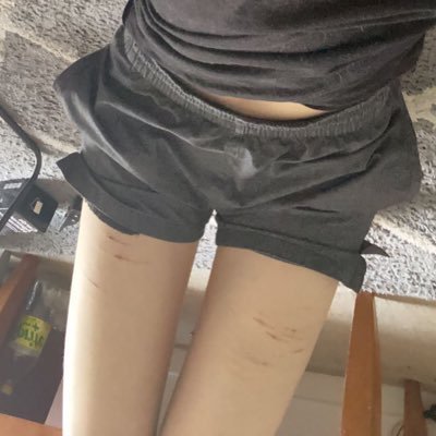 ~21 | anorexic | genderfluid | under 17s dni | POTS ~sw-178lb/cw-136lb/gw-130lb/ugw-115lb | bmi-18.4 ~height- 183cm/6’0 | new acc, not new to edtwt