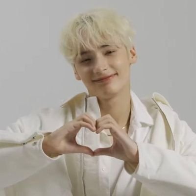 she/her 🩷🩷 for txt, seventeen, boynextdoor, zb1, tws, and more. hueningkai and boo seungkwan lover 🐧🍊
