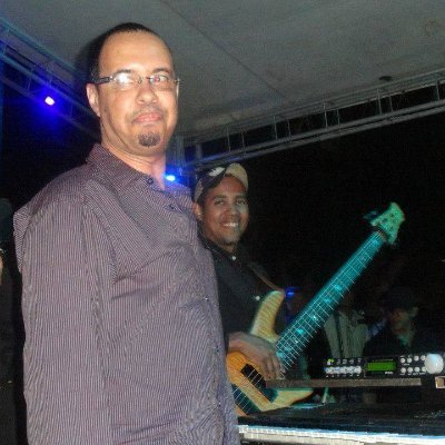 Pianista, Arreglista & Compositor Dominicano. Sobrino de Diogenes Guzman quien fue Oficial Mayor de la Presidencia con Don Antonio Guzman  Fernandez.