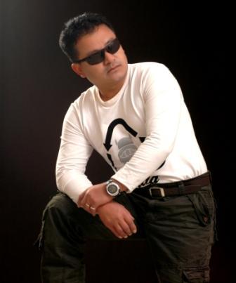 Singer/Musician/ facebook page : https://t.co/rAKgdMPJTn YouTube :  https://t.co/WmZHx4hnoz