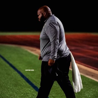 OFFENSIVE COORDINATOR and HEAD BOYS TRACK  at Pinkston High School | OL TRAINER | TC ALUMNI ‘13| Omega Psi Phi 1-14-SO🐶| “I WALK WITH GOD, SO IM RELAXED!”