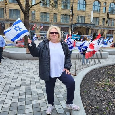 tova6234178's profile picture. 