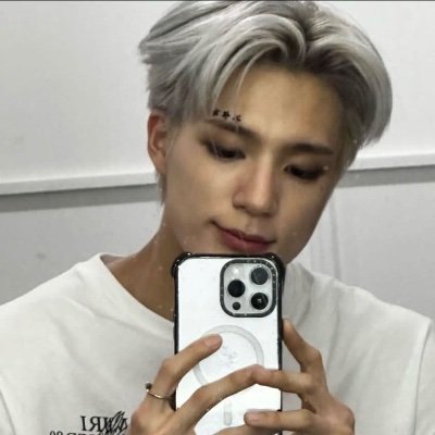 pjsfIirts's profile picture. just a random account to release my temper