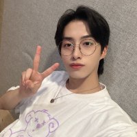 aly (@yoongles_pout) 's Twitter Profile