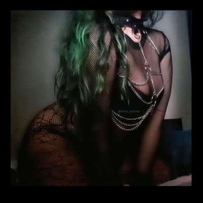 @descentofviri • 21 • ur fav green haired nsfw SELLER• OF link below~ (NO FT/face/videocalls, snapchat, meets/collabs!) DM 4 MENU!!