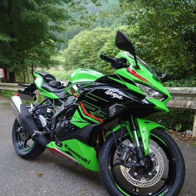 バイク小屋を自作しました
メインバイクはzx4rrに乗ってます
セカンドバイクはヤマハのＧＲ８０ですがしばらく乗ってません
栃木のボッチライダー
真天地開闢集団ジグザグの曲にはまっています