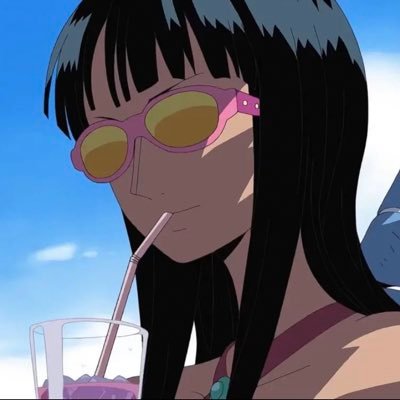 lmnkrstl's profile picture. •