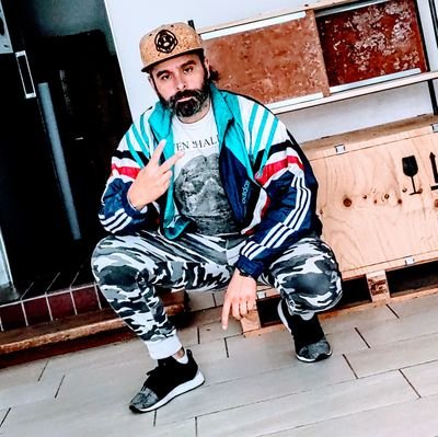 fuchsmanguste's profile picture. Videospiel-Journalist und -Kenner, Energy-Drink-Junkie, Fußball-Fan, Birdwatching-Aficionado. Katzen.