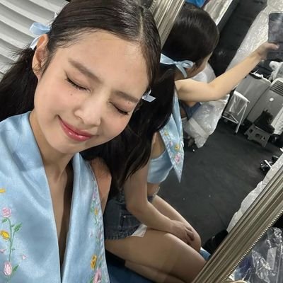 bellybottom031's profile picture. wins for my love, raymoooond.🩵