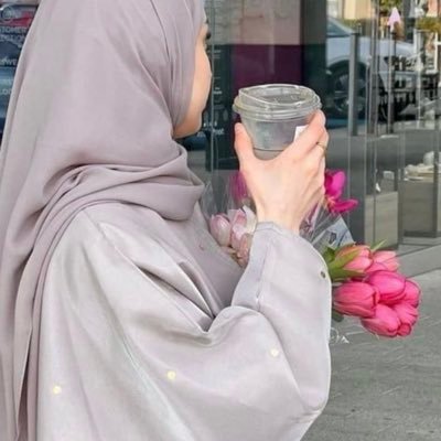﴿وَتَحْسَبُونَهُ هَيِّنًا وَهُوَ عِنْدَ اللَّهِ عَظِيمٌ﴾. ﴿يَا أَيُّهَا الَّذِينَ آمَنُوا صَلُّوا عَلَيْهِ وَسَلِّمُوا تَسْلِيمًا﴾ R21A21🫀🤍