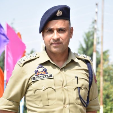 Police officer, SP North Srinagar @ JKPS,Baba to Noor & Mohammad Raza , Gold Medalist Kashmir University.