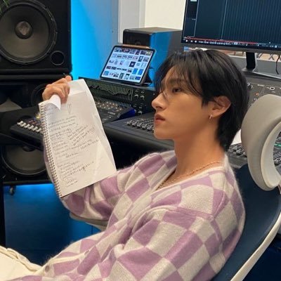 flowered97's profile picture. 내일도 우린 서로의 습관이 될 거예요🐱