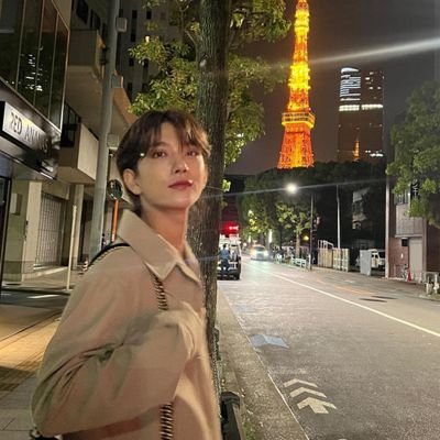 DALIMUNTHE, Daaniël. Katanya orang 𝑱𝒂𝒌𝒂𝒓𝒕𝒂, tapi namanya 𝑩𝒂𝒕𝒂𝒌, mukanya 𝑩𝒆𝒍𝒂𝒏𝒅𝒂. Bingung kan? 𝑺𝒂𝒎𝒂. ㅡ 1997, 17 Juli.