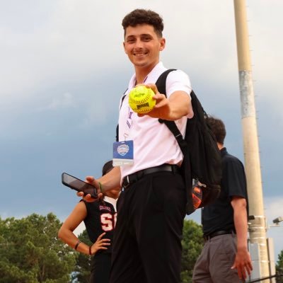 Huge softball guy • Founder & cohost of @NAIASB_ 🥎 Creative content for @sunconference