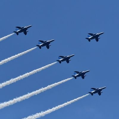ブルーインパルス/戦闘機/輸送機/航空自衛隊/基地活/自衛隊音楽隊/自衛隊/無言フォロー失礼致します。基本的に閲覧とイイネ押しのみですが宜しくお願いします☆フォローは挨拶不要のご自由にどうぞ♪