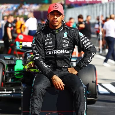 vedmiltonn's profile picture. 