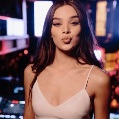 PinkGlimmer56's profile picture. Goddess Foodie exploring culinary delights. 🌌 Follow me 🌺💄