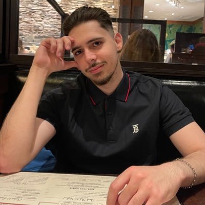 400K+ Subscribed YouTube Creator & Partnered Twitch Streamer {frizzeyesbusiness@gmail.com}