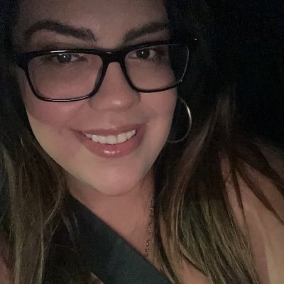 RozzmeryPV's profile picture. Cubana | 813➡️ | PhD Candidate @fiuhistory | @USouthFl alum | Studying Cubans in TPA & MIA | fierce daughter, dedicated teacher, film buff | Peasant Queen