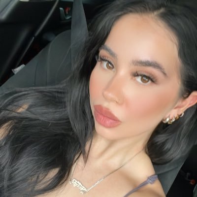 Sapphire Music lover and melody chaser. 🔥 Follow me and be a part of my world