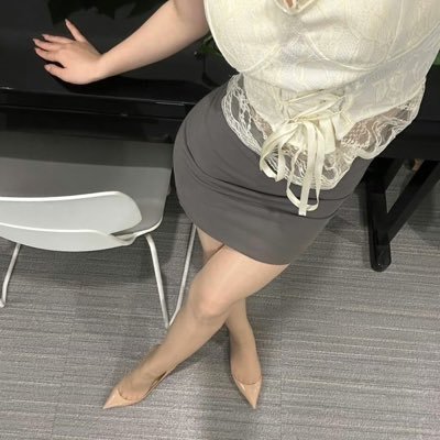 健完身好想被c,一边后入我的大屁股一边抓我的大奶子好吗?点赞抽5个送视频!#女s #丝袜 #男M #恋足 #女王S男m