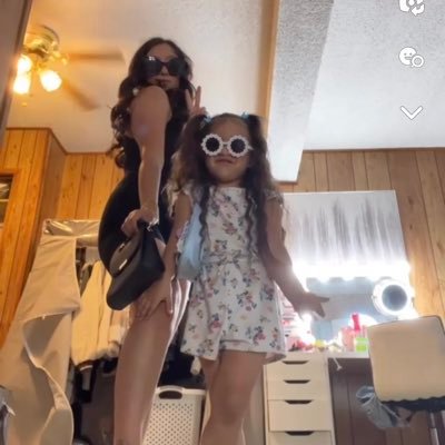 carissa_galvan's profile picture. just random thoughts 💭