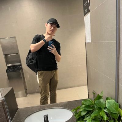dav1d_nguyen1's profile picture. Loading…..