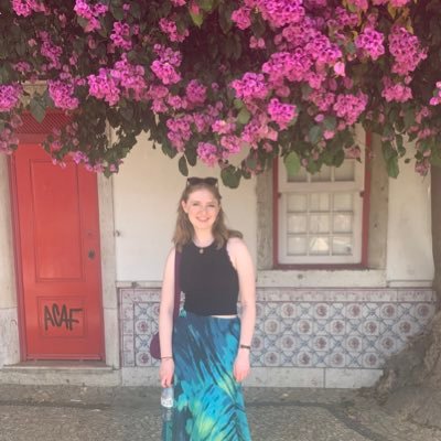 ellieee025's profile picture. 