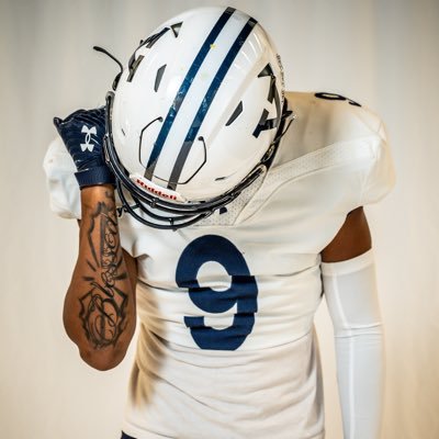 3 ⭐️ CB Commit @yalefootball |‘24 | 6’0 170 | 4.2 gpa | 3x 1st Team All-State DB | 3X State Champion | Basketball | Track | Quip📍brandonbanksjr2005@gmail.com