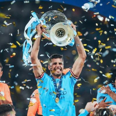 • @ManCity • Rodri best DM •