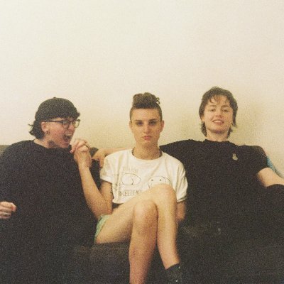 stream overtone: https://t.co/ntTCCC6Af1
gay + trans dublin band with a punk sound