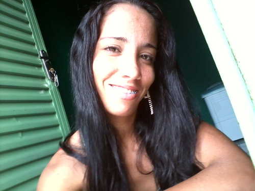 eu linda meiga simpatica e algo mais so vendo para sabe!!!!!!!!!!!!!!!