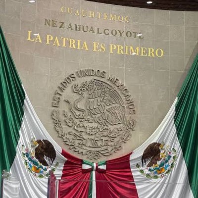 Gobierno o individuo entrega los recursos naturales a extranjeros , traiciona a la patria, así como los que viven del erario público con actos de corrupción.