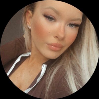 lilly96702983's profile picture. 