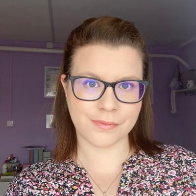 OrbanEvelin's profile picture. × magyartanár-könyvtárostanár × Mex, a gigamega yorkie gazdája × könyvmoly x osztályfőnök 2025-