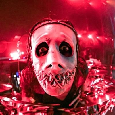 YtMast3r's profile picture. A fan of Transformers, Halo, Slipknot + more//This account is a safe place for LGBT+ people//https://t.co/bwVtHVUZPu