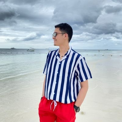 Jeebaay's profile picture. dont go broke trying to look rich 💡 ·  @nadinebrns' ❤