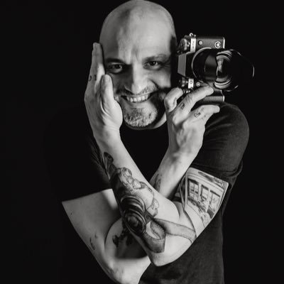 Fotógrafo desde 1997 en la SS Málaga donde he tenido una dilatada experiencia en premios, publicaciones y exposiciones. He vuelto! 2009-2024
