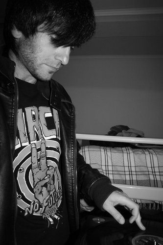 ImLesterMiguel's profile picture. lo que no puedo hacer es decidir por ti así que ponte en pie