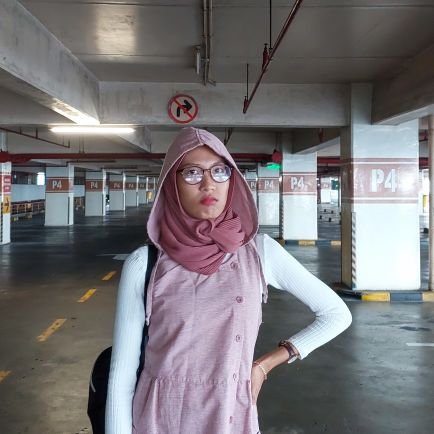 vivian_azalia48's profile picture. ✨️Share about Fashion, Accessories, Stuff, Book, Series, Movies✨️