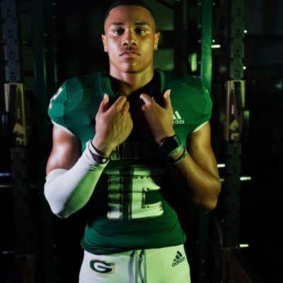 🎓 2024 📍Grayson High School 2nd Team All Region 7A OLB - HW - 6’0 205 📝GPA 3.0 Squat 525 Bench 315 Wingspan 77 PH: 7703105287 mmoncrief03@gmail.com