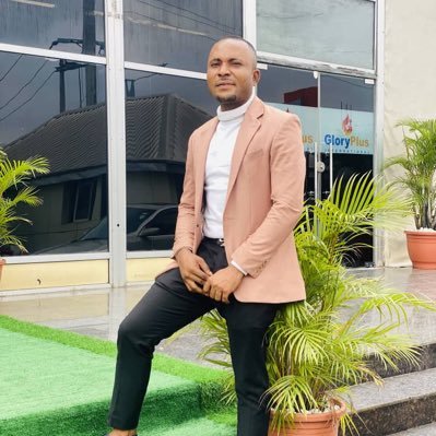 Oliver__White's profile picture. I go for what I want. No mixing things up