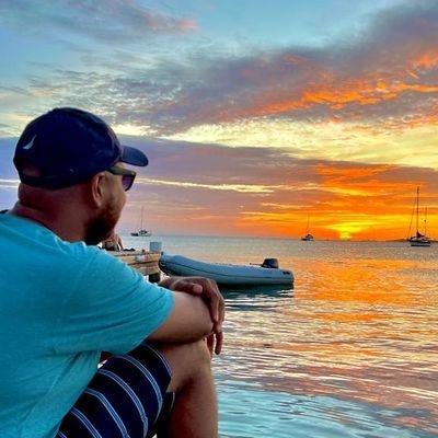 JoseDRosalesS's profile picture. Somos nada en el espacio y tiempo